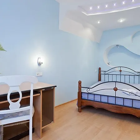 Apartment Kisileva 10