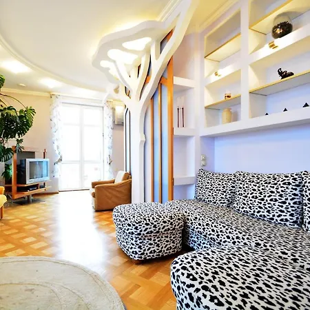 Kisileva 10 Apartment *