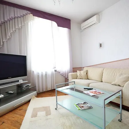 Kisileva 10 Apartment