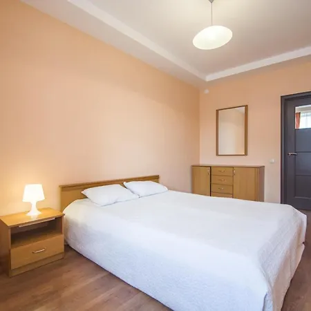 Apartment Kisileva 10 *